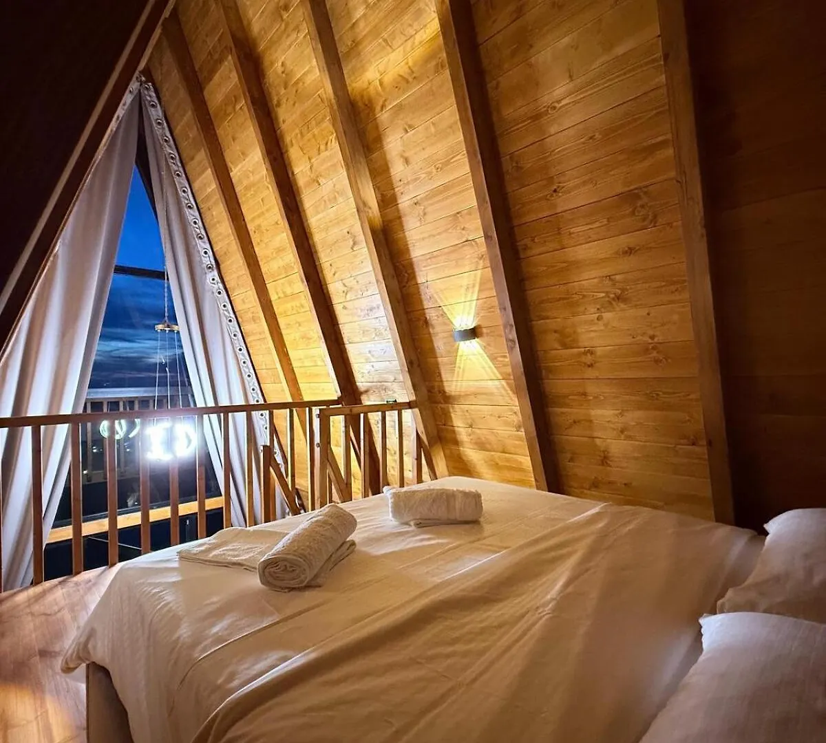Azalea 1, Cozy Wooden Villa Tirana Albania